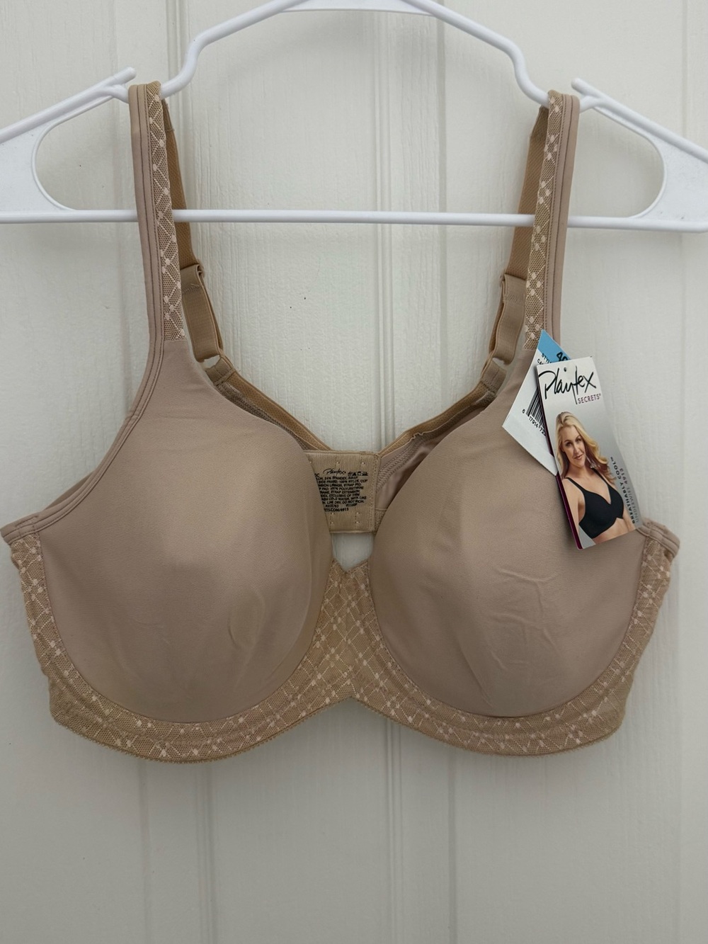 Playtex Breathably Cool Underwire Bra. Color: Cafe Au Lait. Size 40C.